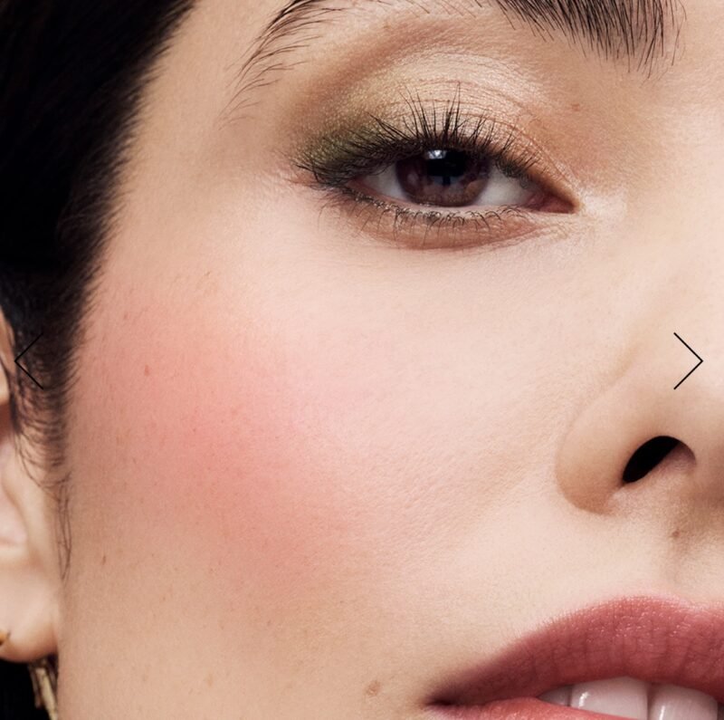 Estée Lauder The Sculpting Blush
Powder Blush ____rebellious rose