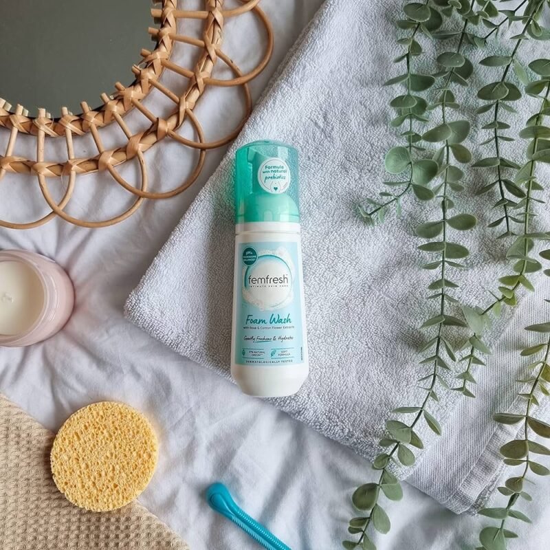 Femfresh Refresh Pure Freshness and Hydration Fragrance Free 150ml
