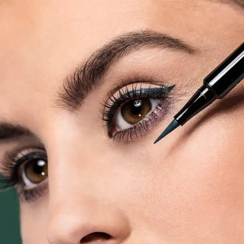 img_8926-2 Artdeco long lasting liquid liner intense 0.6ml_08 green