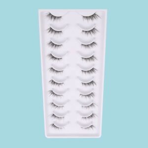 Eye lash cat eye look