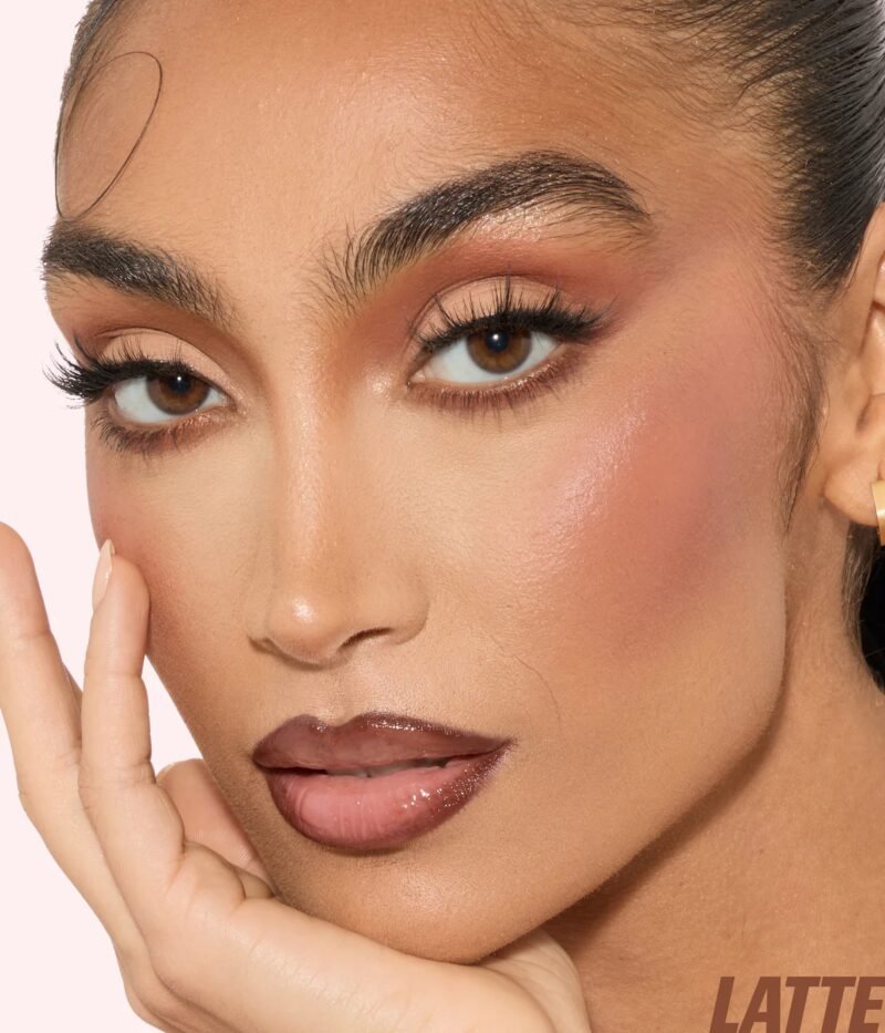 Huda Beauty Habibti lip and cheek kit