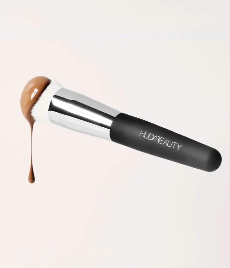 Huda beauty base brush